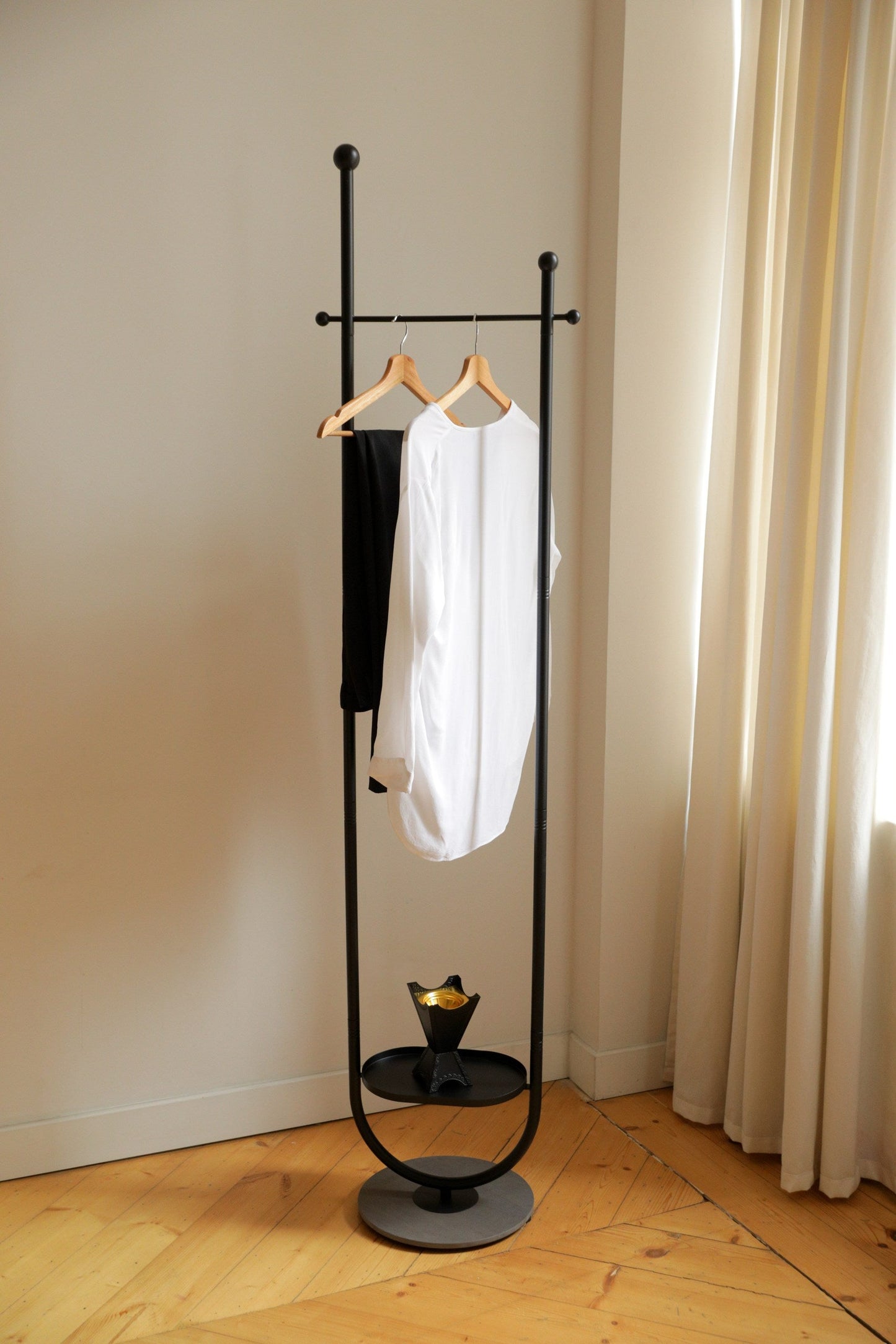 Forma Clothes Standing Hanger