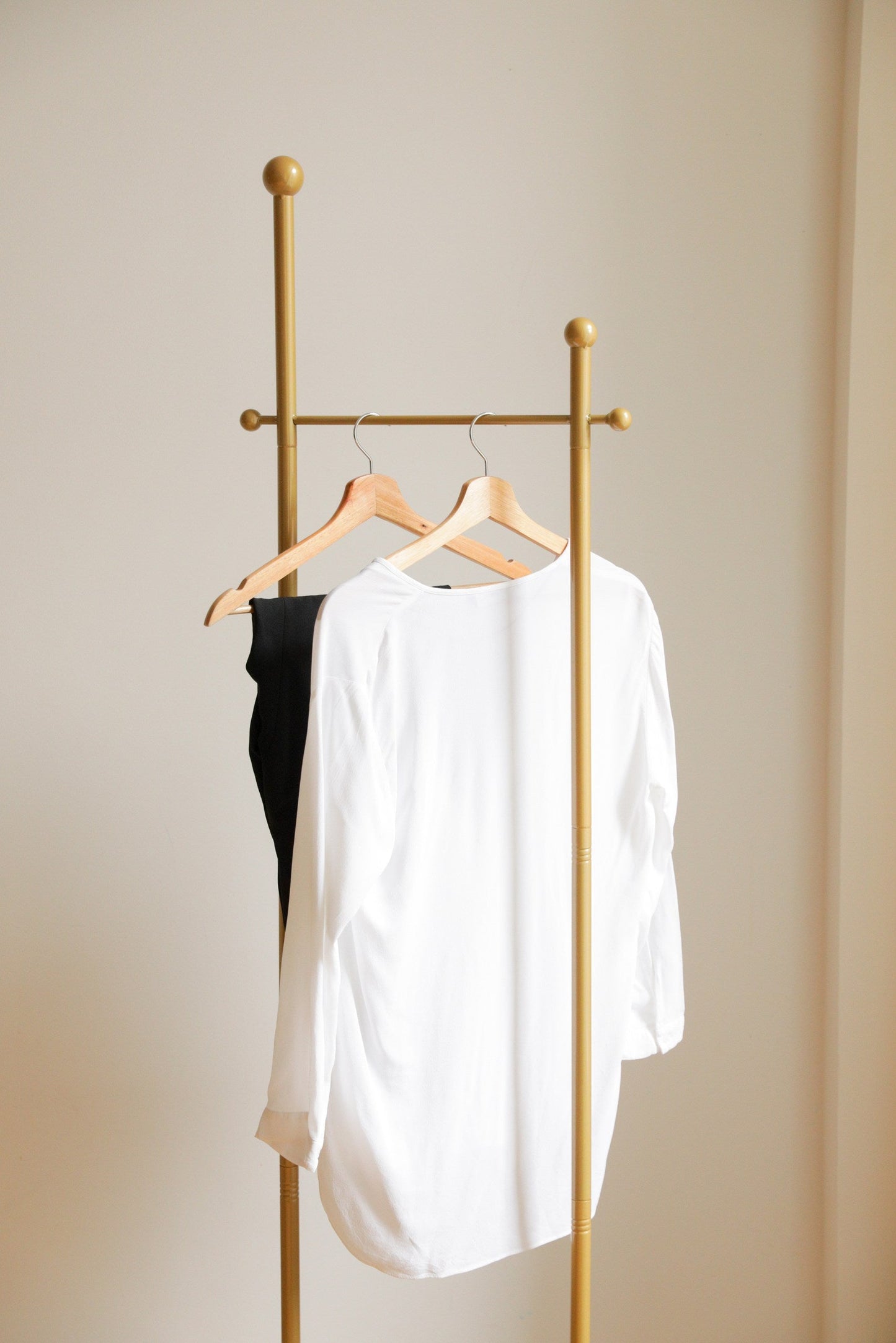 Forma Clothes Standing Hanger