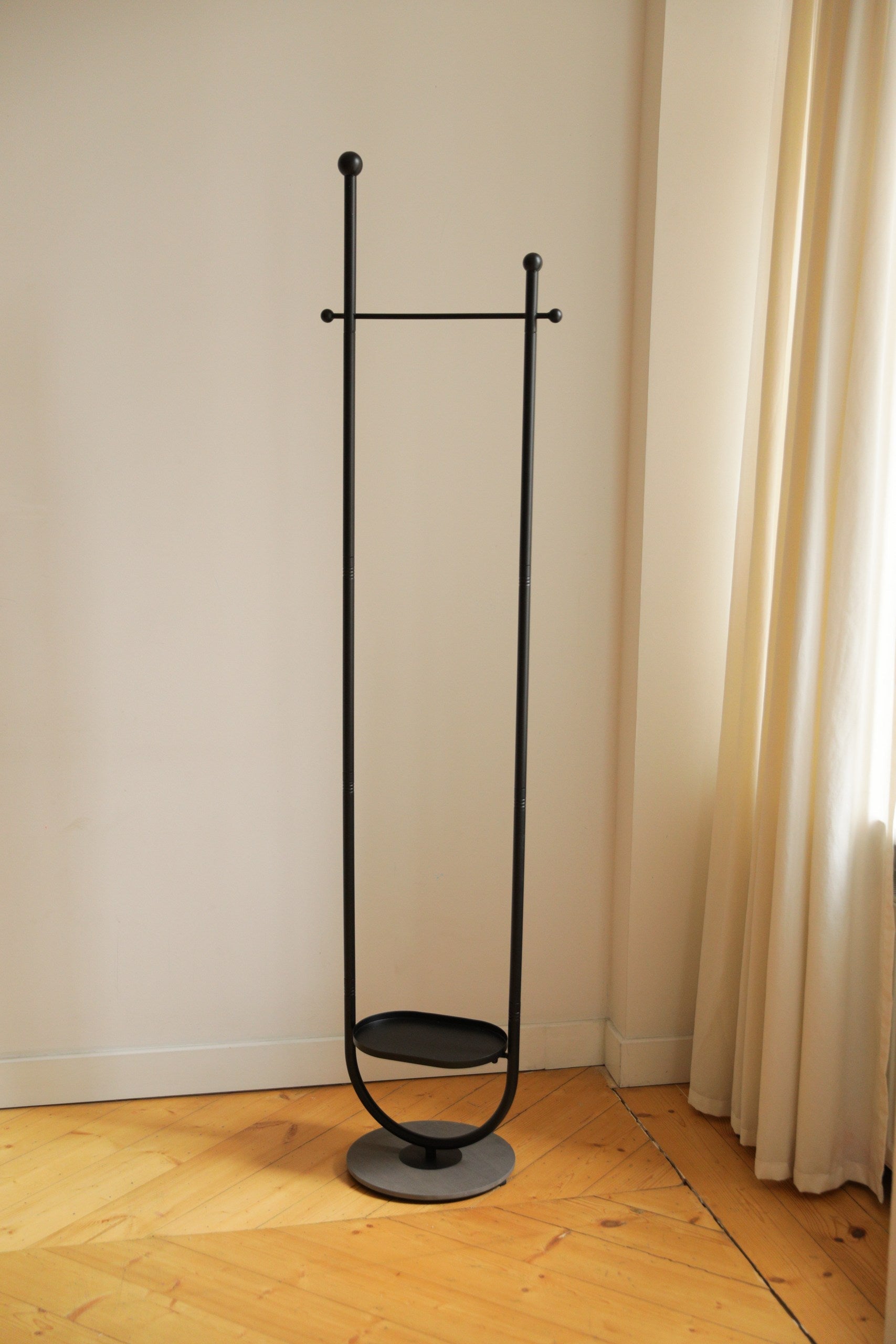 Forma Clothes Standing Hanger