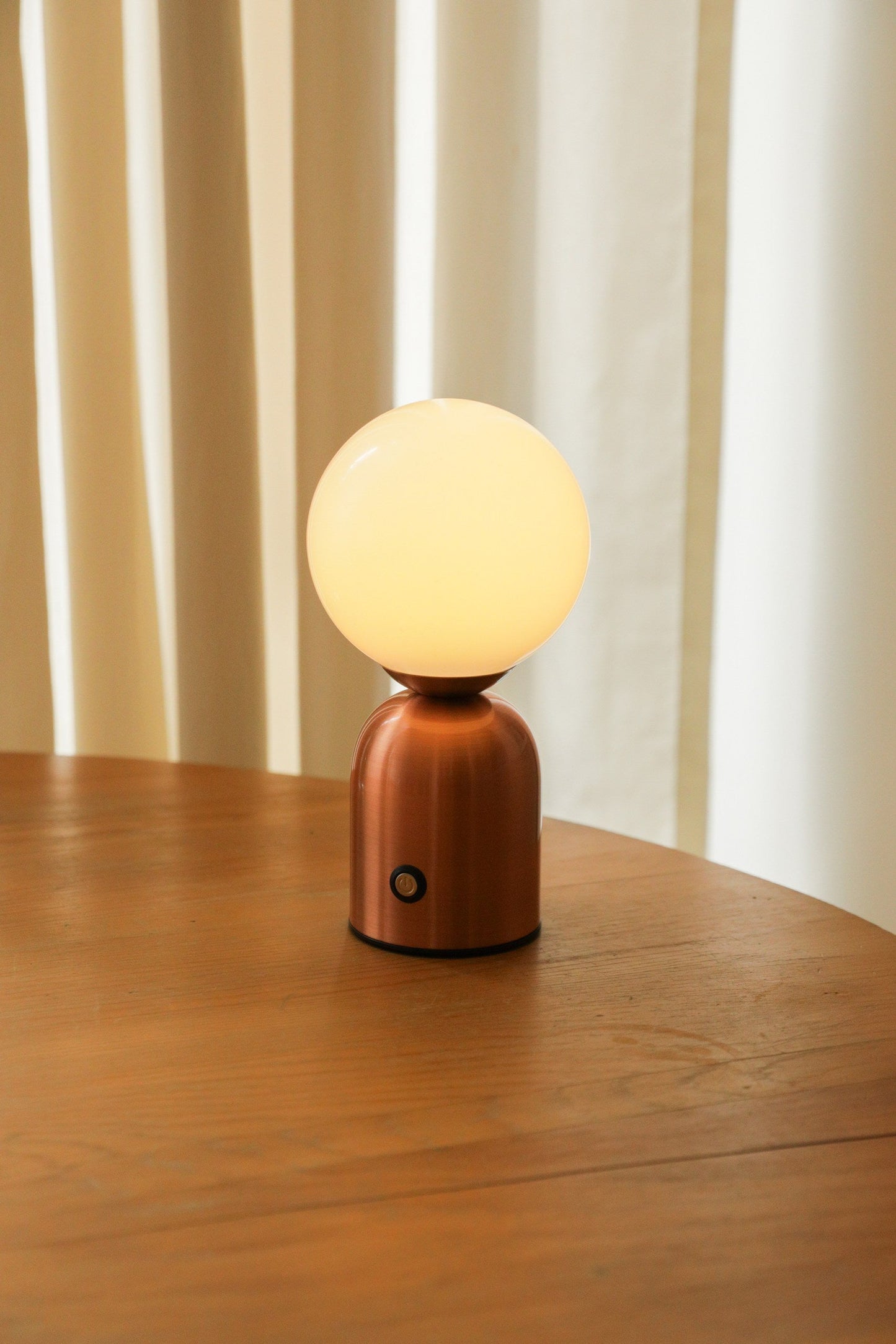 Clara Rechargable Lamp