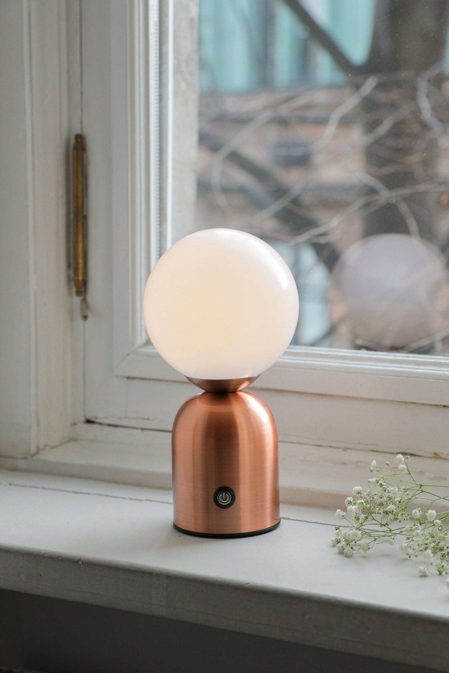 Clara Rechargable Lamp