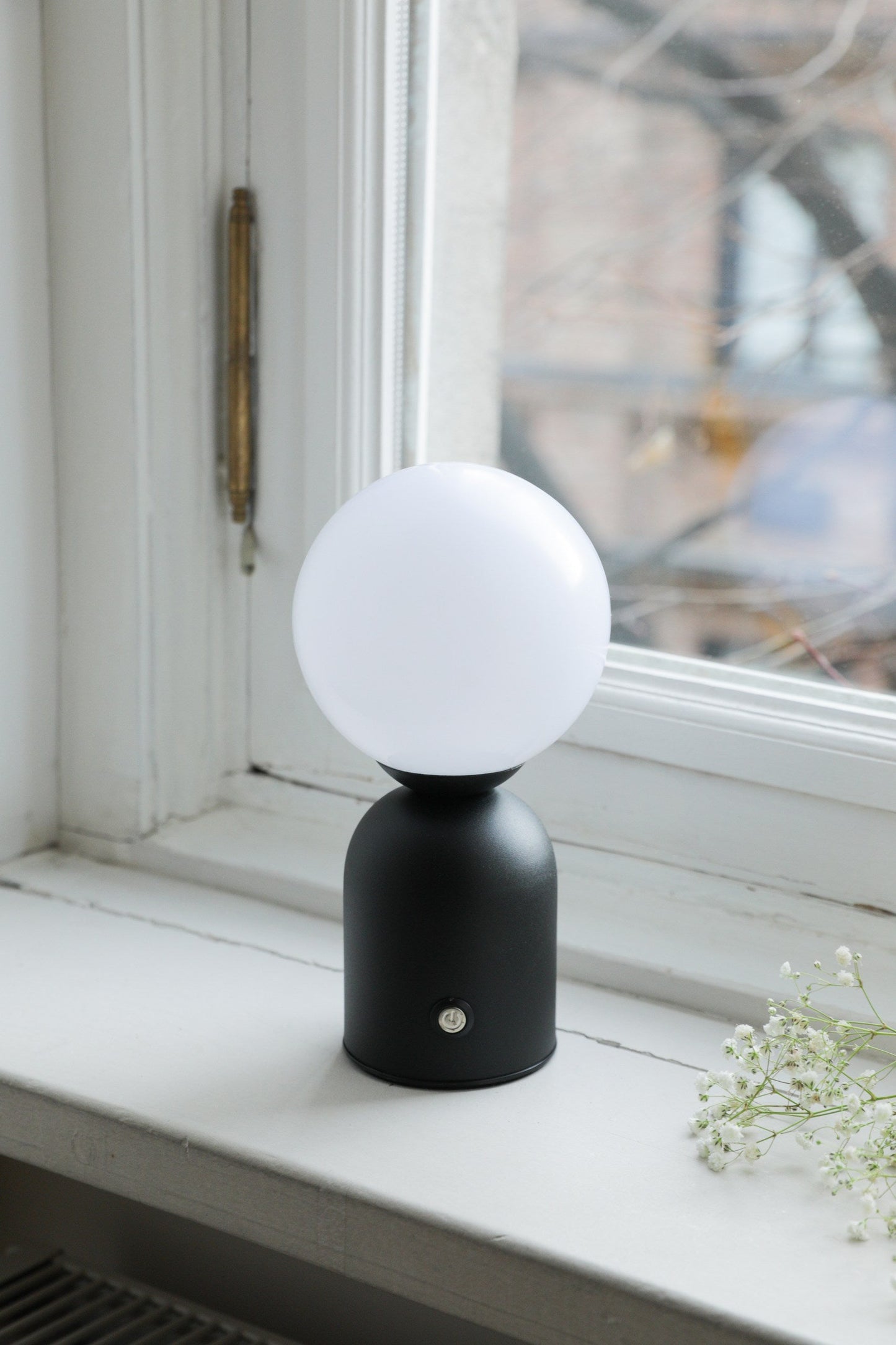 Clara Rechargable Lamp